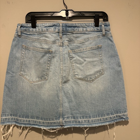 Women's Loft Denim Skirt - Size 8 Skirt Length is 17 1/2 Frayed Hem Worn 1x - Picture 4 of 10